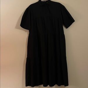 Elegant Everlane Black Tiered Dress with pockets